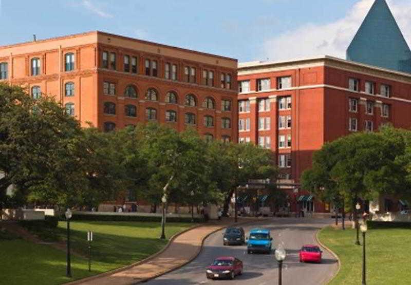 Courtyard By Marriott Dallas Arlington Entertainment District Exterior photo